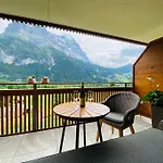 Velvet Eiger * جريندلوالد